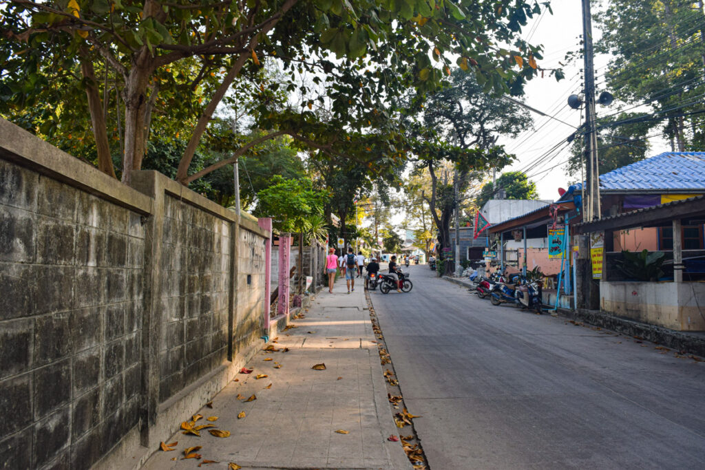 More buildings and scenery along the walk from Na Dan pier to our accommodation